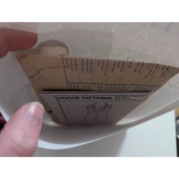 V1531 Vogue Lialia Evening Dress Pattern by Julia Alarcon Size D5 12 14 16 18 20 - Picture 5 of 5